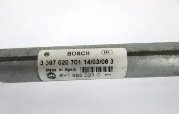 Skoda Fabia Mk1 (6Y) Front wiper linkage BOSCH