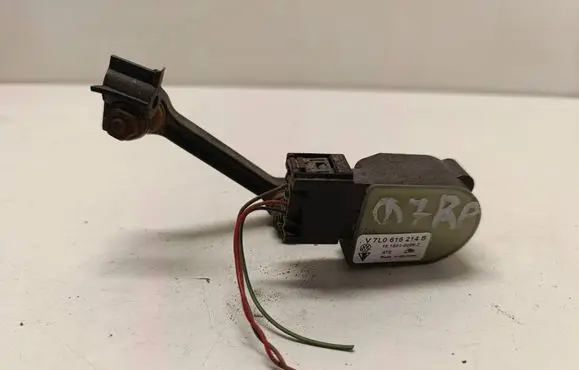 Audi Q7 4L Headlight/headlamp level sensor 4E0907503C 6PM00816151