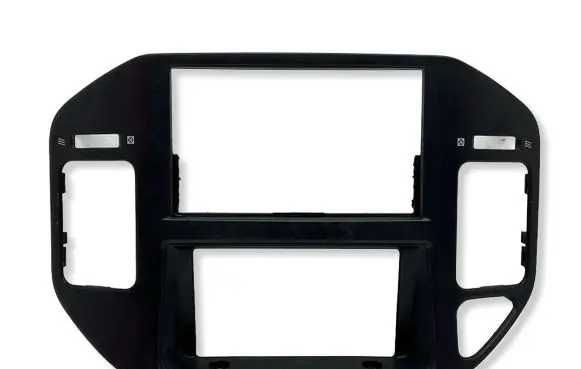 Mitsubishi Pajero Radio/GPS head unit trim MR456373