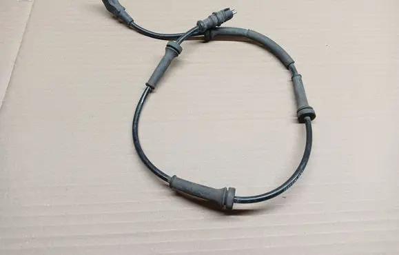 Opel Vivaro ABS brake wheel speed sensor 14153901