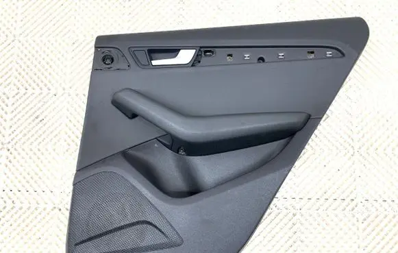 Audi Q5 SQ5 Coupe rear side trim panel 8R0867306