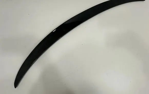 Tailgate/trunk spoiler