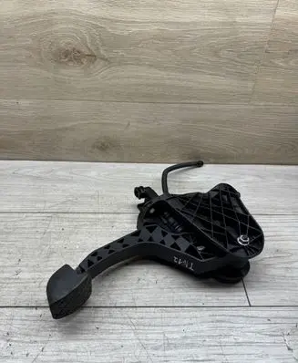 Volkswagen Golf VI Clutch pedal 1K1721059EE 18062008 370019701