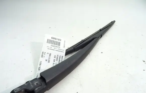Hyundai i30 Rear wiper blade arm 988112L000