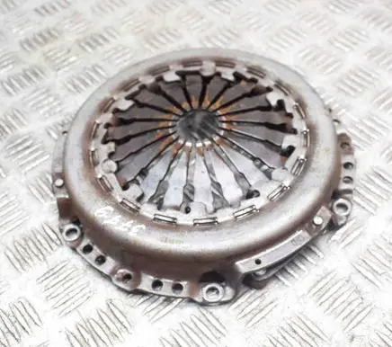 Peugeot 208 I Pressure plate 9671404980