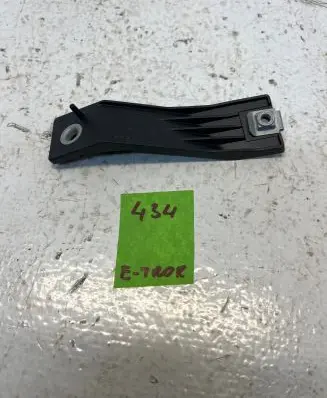 Audi e-tron Fender mounting bracket 4Ke821163 PA66GF15