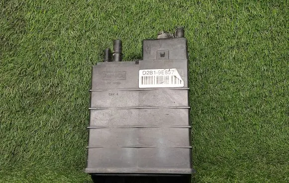 Ford Fiesta Active carbon filter fuel vapour canister D2B19E857A