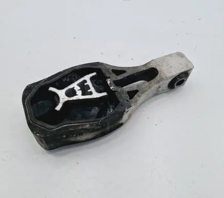 Peugeot 5008 II Engine mount bracket