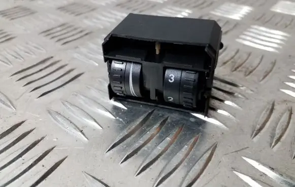 Headlight level height control switch