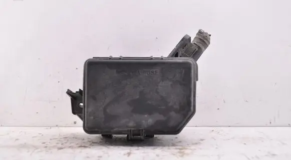 Toyota Yaris Fuse box set 826620D141
