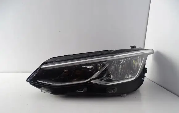 Volkswagen Golf VIII Headlight/headlamp