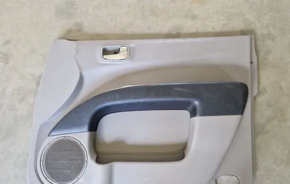 Mitsubishi L200 Front door card panel trim
