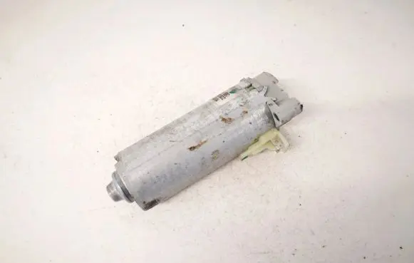 Mercedes-Benz CLS C219 Seat adjustment motor 0130002622