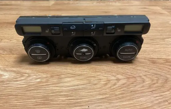 Volkswagen PASSAT B6 Climate control unit 74677532V 130906 D159C1