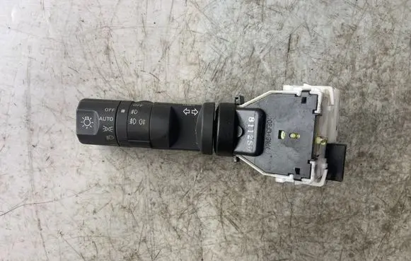 Nissan Navara D40 Indicator stalk 14425 8112sd