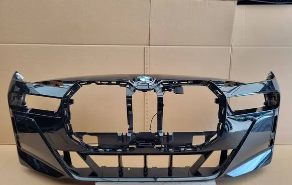 BMW 7 G70 Front bumper 51118081544