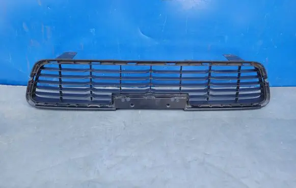 Toyota Hilux (AN120, AN130) Front bumper lower grill 53112-0K130