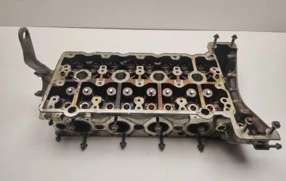 Mercedes-Benz C W204 Engine head A2710100921