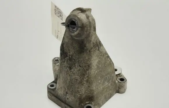 Mercedes-Benz C W203 Engine mounting bracket A2712230904
