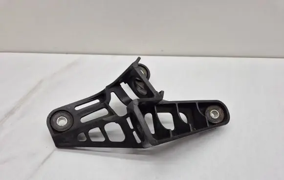 Volkswagen Golf V Gear shift cable bracket 1K0711789G