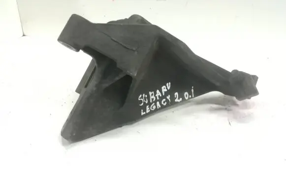 Subaru Legacy Engine mounting bracket