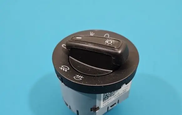 Skoda Fabia Mk3 (NJ) Light switch 5E0941431D IMPRK1519380