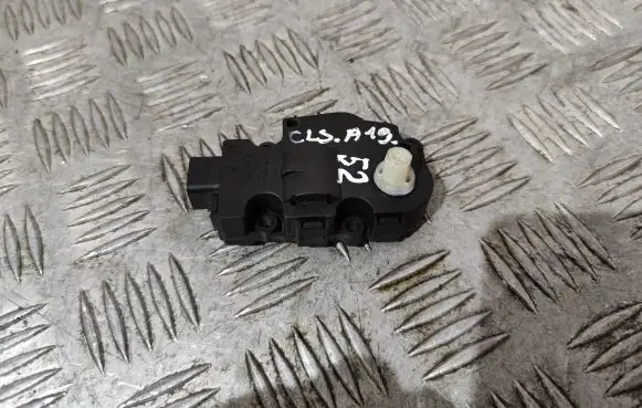 Mercedes-Benz CLS C218 X218 Intake manifold valve actuator/motor EFB430 K9749006
