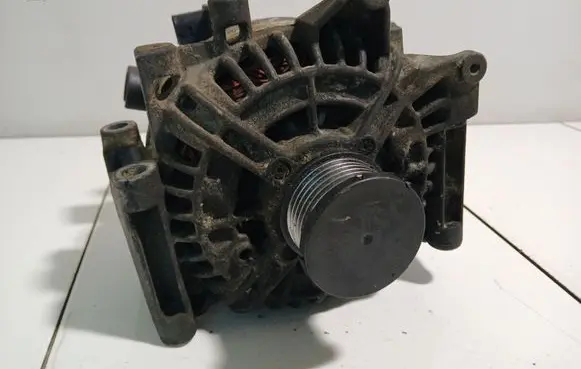 Mercedes-Benz E W211 Generator/alternator A0131540002