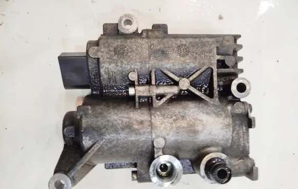 Mercedes-Benz C W205 Oil pump A2222700201