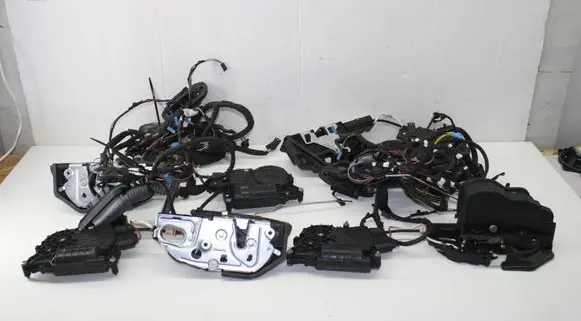 BMW 5 F10 F11 Front door lock 