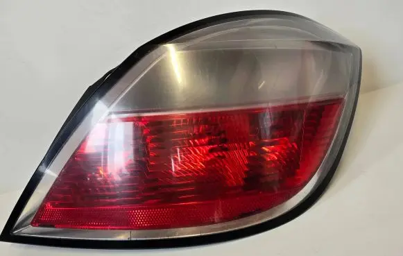 Opel Astra H Rear/tail light trim molding 159732 342691833