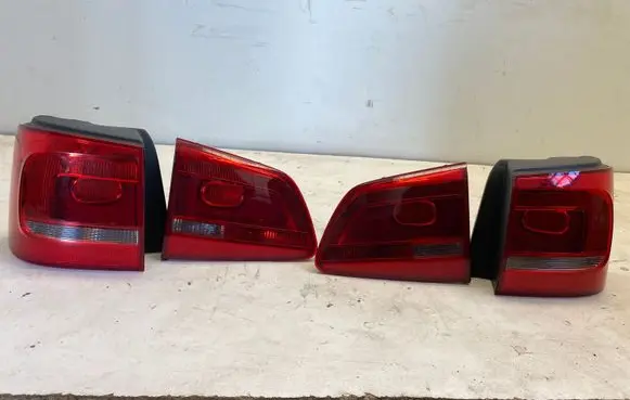 Volkswagen Touran II Rear/tail lights set 1T0945096R 1T0945095R