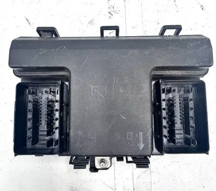 Ford Mondeo MK V Fuse module FG9T14A067EE