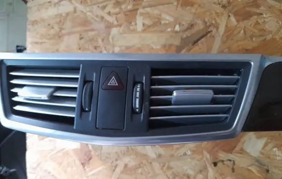 Mercedes-Benz E W212 Other center console (tunnel) element A2124400706 2124400706