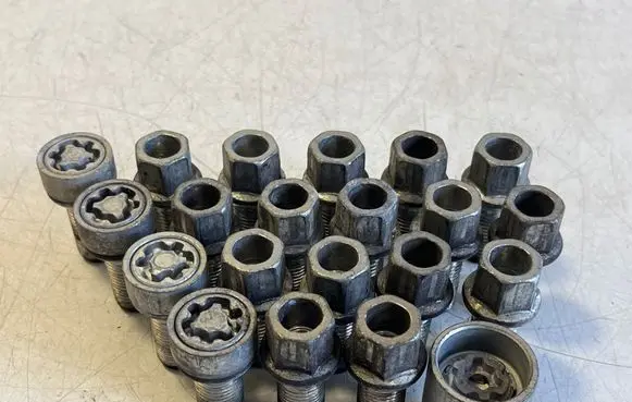 Audi Q2 - Nuts/bolts