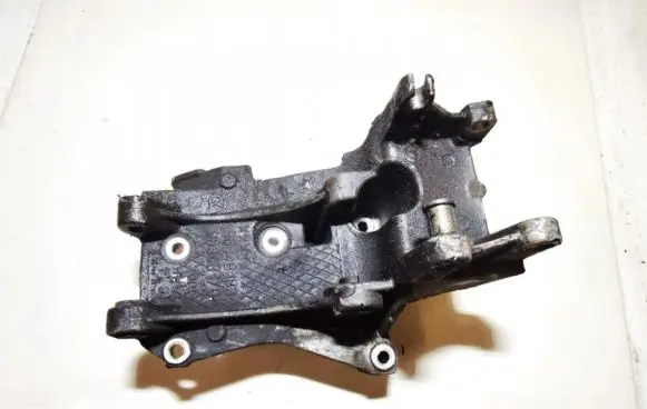 Peugeot 307 Engine mounting bracket 96348183 96348179