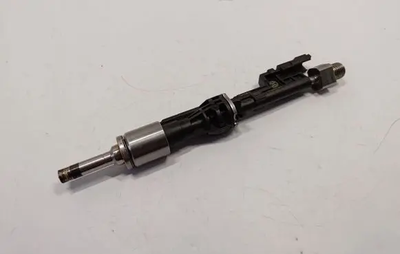 BMW 5 F10 F11 Fuel injector 13537568607