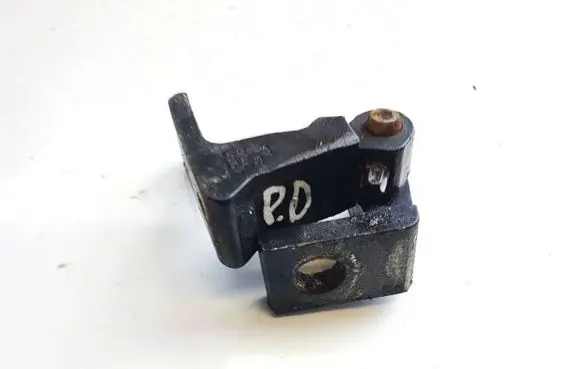 Volkswagen Jetta V Front door upper hinge