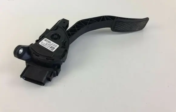 Ford Fiesta Accelerator throttle pedal 8V219F836AA A479