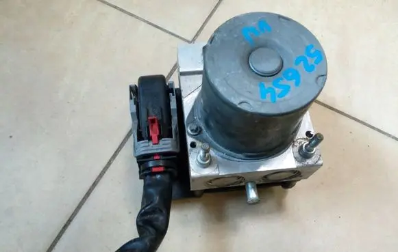 Audi A4 S4 B7 8E 8H ABS Pump 8E0910517B NE52654