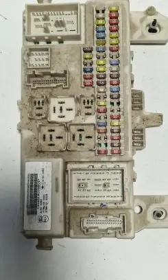 Ford C-MAX I Fuse module 4M5T14A073DJ 00026381 519100804