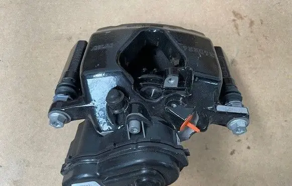 Mercedes-Benz X-class W470 Front brake caliper 32346034D