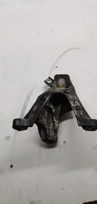 Volkswagen PASSAT B6 Engine mount bracket 4f0199398P