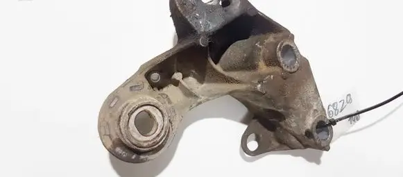Audi A4 S4 B5 8D Engine mounting bracket 8d0199352h