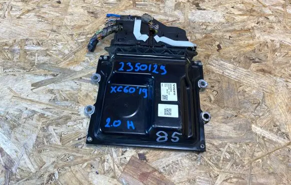 Volvo XC60 Engine control unit/module 32242004