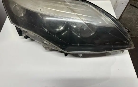 Renault Laguna III Headlight/headlamp 260100247R 89905208 6048249