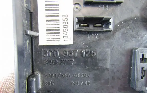 Volkswagen PASSAT B6 Fuse module 3C0937125