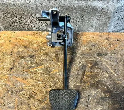 BMW 3 E46 Pedal assembly 35112229128