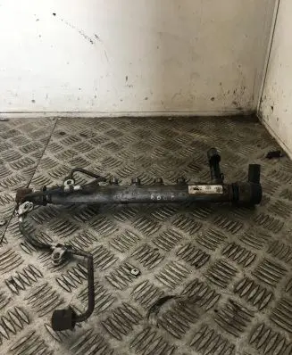 Volkswagen PASSAT B6 Fuel main line pipe 03L6896