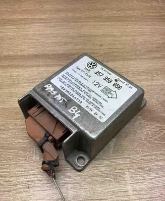 Volkswagen PASSAT B4 Airbag control unit/module 357959656 5WK407583 WithPlug